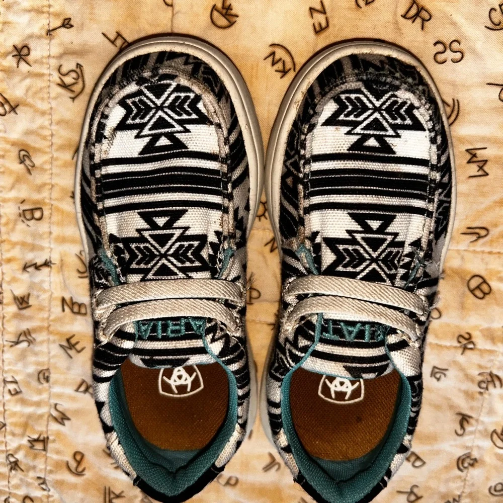 Ariat Kids' Moccasins in Black and White Aztec